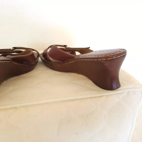 Womens Born Leather Slip On Wedge Sandals 9 M Caramel Brown Open Toe - Picture 10 of 12